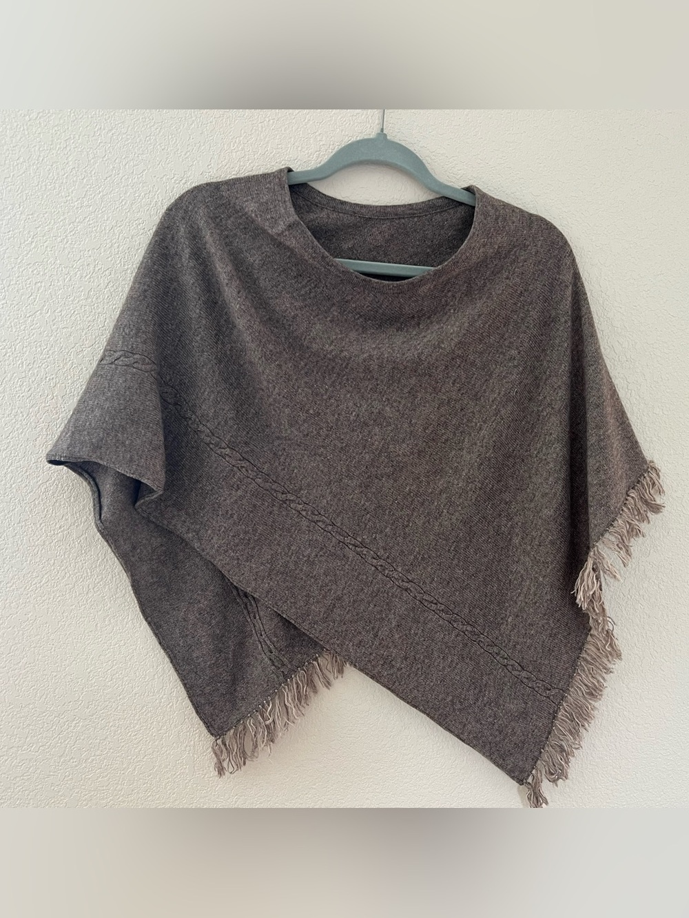 Cashmere Poncho - Picture 2 of 8
